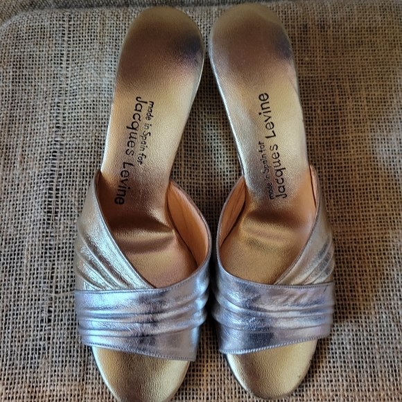 Jacques Levine Gold Silver Wedge Heel Slipper - 7 - Picture 4 of 8